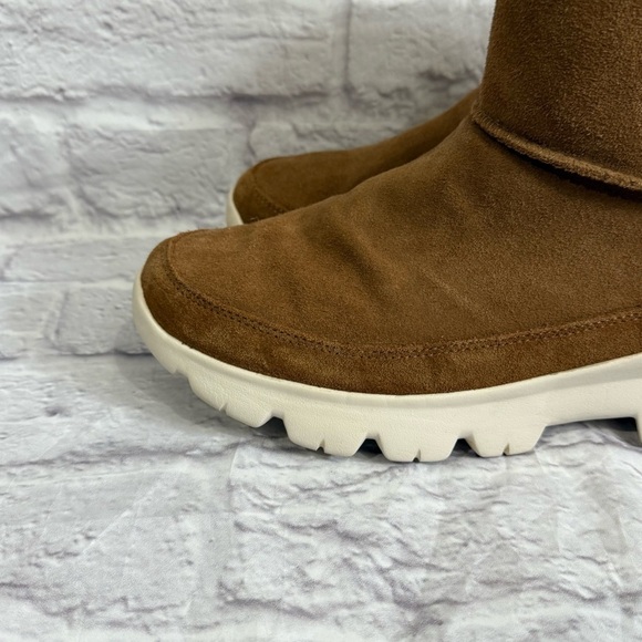 UGG Palomar Waterproof Boots womens size 11
Chestnut side zip up - Picture 3 of 11